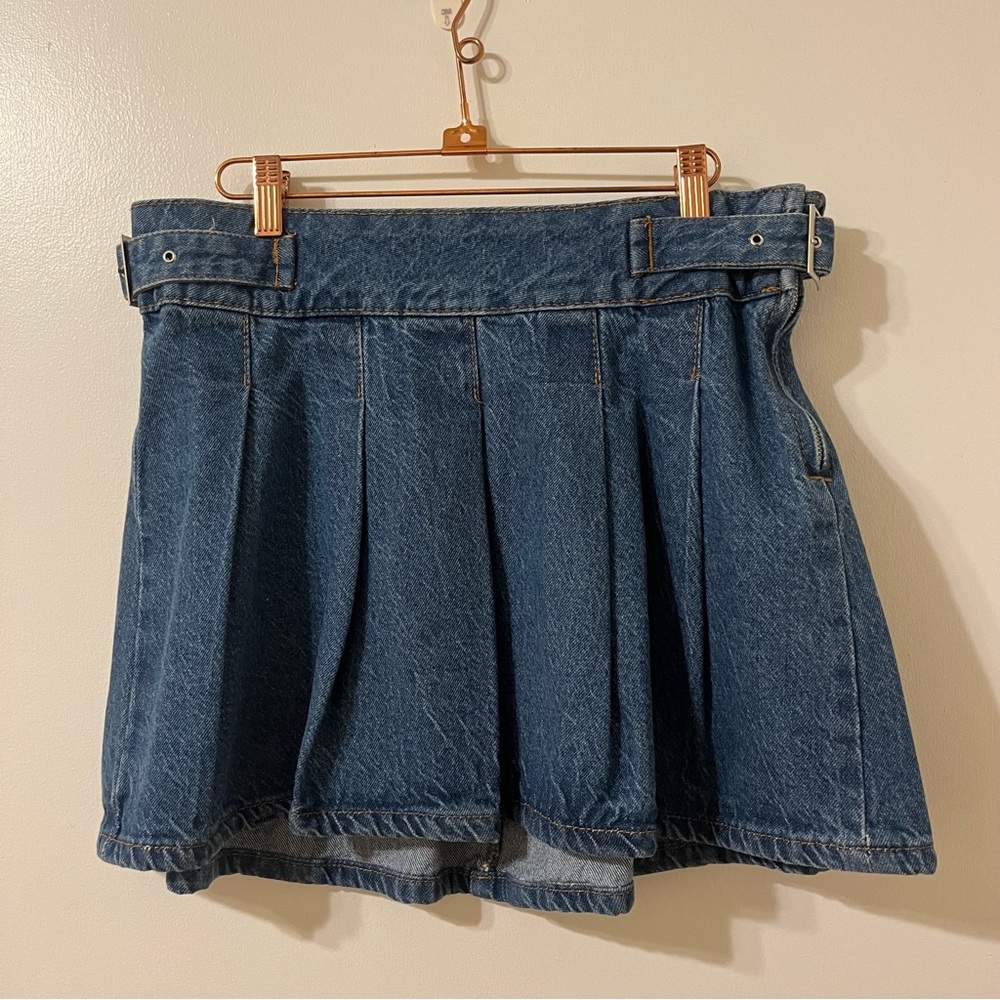 PLEATED DENIM SKIRT